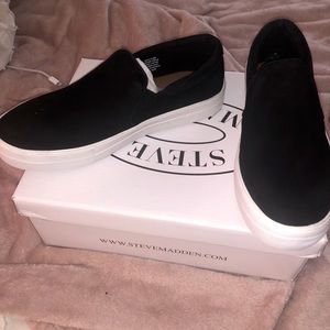NWT Steve Madden suede platform sneakers